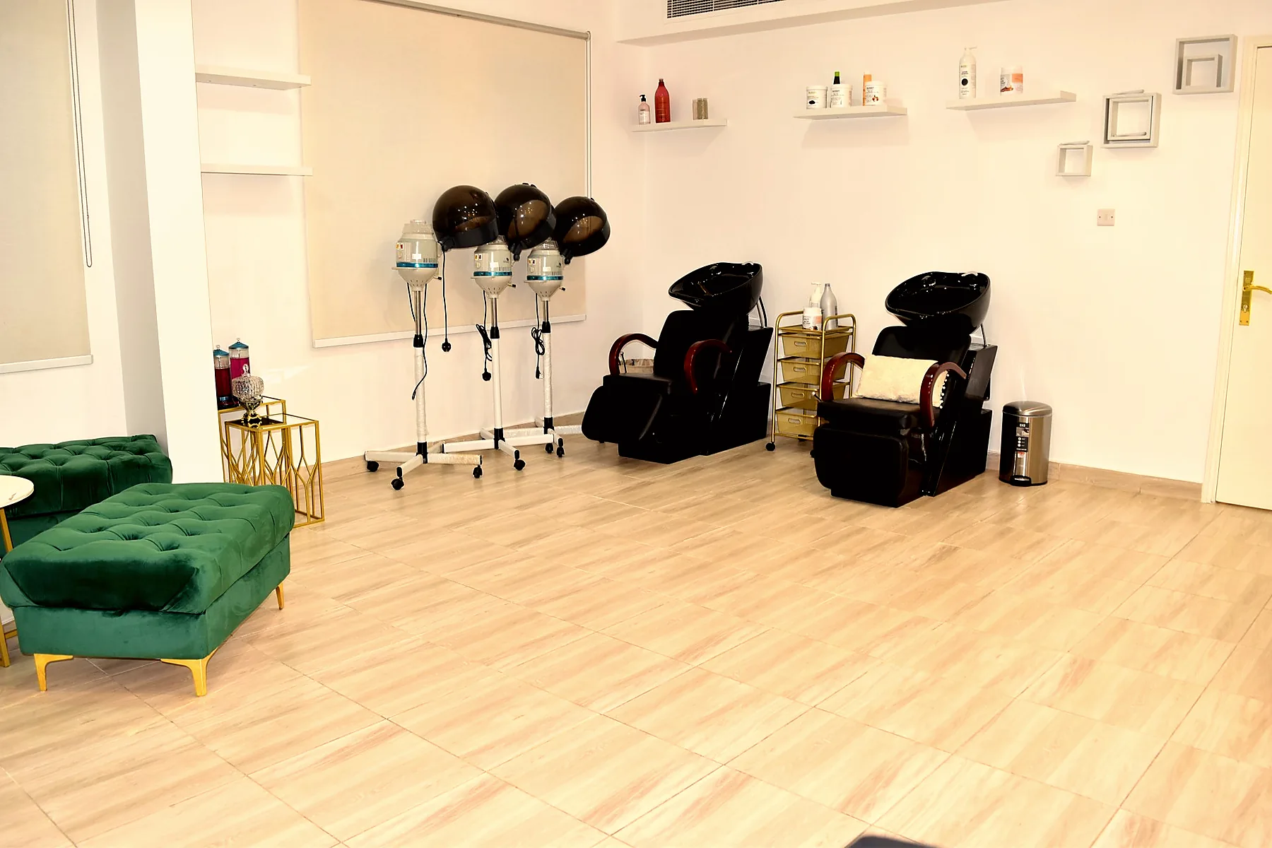 Hair station — mirror line