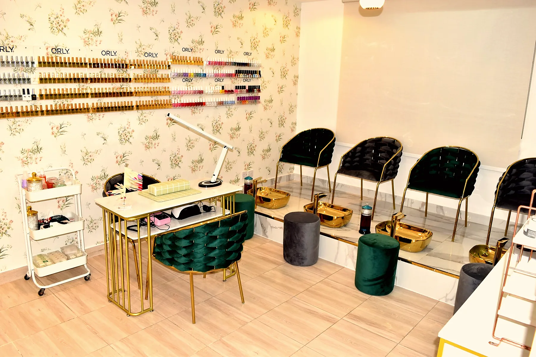 Pedicure — treatment chairs